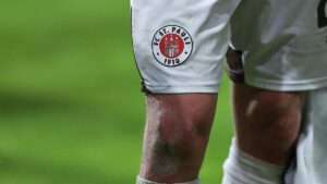 Bundesliga: St. Pauli schlägt HSV im Stadtderby