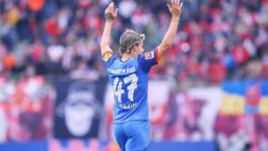 DFB-Pokal: Augsburg und Kiel lösen Pflichtaufgaben