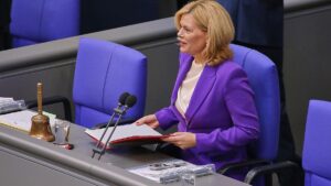 Klöckner weist Kritik an ihrer Amtsführung zurück