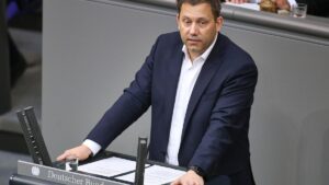 SPD verteidigt Klingbeils Steuer-Überlegungen