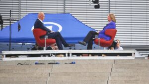 "Sommerinterview" mit Bas begleitet von Protesten aufgezeichnet