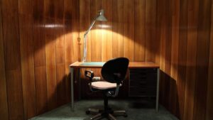 Unternehmen wollen weiter Stellen streichen