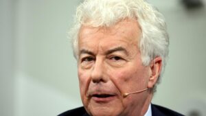 Ken Follett sieht keinen Widerspruch zwischen Luxus und Links-Sein