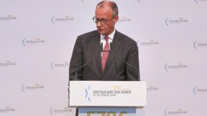 Merz lobt Zentralrat der Juden als "unersetzbaren Partner"