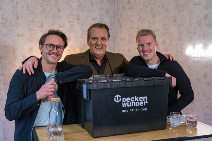 DECKENWUNDER – innovativer Stauraum unter der Decke Deckenwunder Ralf Dümmel (m.)Mario Jacobi (l.)Georg Pichler (r.)Credit RTL BERND-MICHAEL MAURER