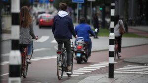 Scharping will Helmpflicht für Fahrradfahrer