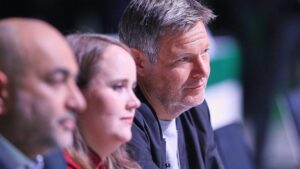 Ex-Grünen-Chefin Lang erklärt Habeck-Strategie für gescheitert