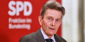 Mützenich kritisiert Absage der China-Reise von Wadephul