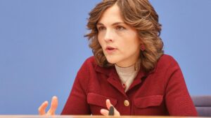 Ostbeauftragte will mehr Einsatz für strukturschwache Regionen