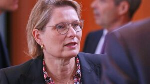 Justizministerin packt neues Firmenmodell an