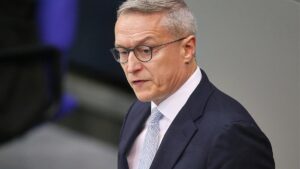 Wildberger nennt Zeitplan für elektronische Fahrzeugzulassung