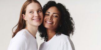 Beauty Trends 2026 – Schönheit neu definiert Beauty Trends 2026 Skinimalism und Better Aging RINGANA - Der Trend geht weg von makellosen Idealen hin zu authentischer Individualität