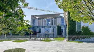 JU will Kanzleramtsneubau stoppen und Ministerien streichen