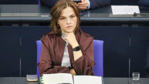 Ostbeauftragte will neue Vermögensverteilung zwischen Ost und West