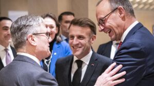 Merz plaudert mit Starmer und Macron beim Abendessen