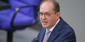 Dobrindt erwartet Hinwendung der AfD-Jugend zum Extremismus