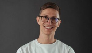 HOLZKERN launcht erste „Assembled in Austria“ Schmuckkollektion