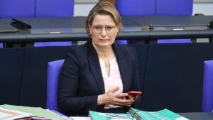 Hubig gegen Klarnamenpflicht im Internet