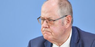Peer Steinbrück wirft der SPD Orientierungslosigkeit vor