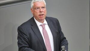 Hardt hält schnellen Frieden in Ukraine für unwahrscheinlich