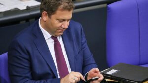 Klingbeil verzichtet an Weihnachten bewusst aufs Handy