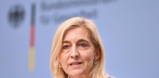 Warken will stärker für Frauengesundheit sensibilisieren