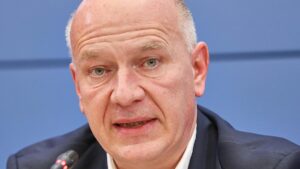 Stromausfall: Grüne und AfD kritisieren Wegner für Tennis-Pause