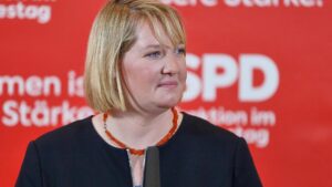 SPD-Fraktion widerspricht Kanzler bei Erbschaftsteuer SPD-Fraktion widerspricht Kanzler bei Erbschaftsteuer