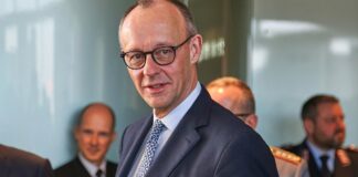 Bundesregierung hält Merz-Besuch von Fußball-WM in den USA offen