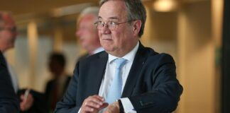 Laschet über europäischen Atomschirm: "Aktuell ist es kein Thema"