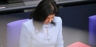 Wachsende Kritik an Reiches Führungsstil im Ministerium