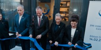 PM-International feiert Eröffnung neuer Büroräume in Estland PM-International Expansion in Estland Igor Korotkov, Frank Zimmermann, Agne Estra, Nina Korotkova.jpg