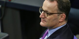 Spahn will "wieder über nukleare Teilhabe reden"