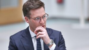 Hagel warnt Union: "Leute nicht vor den Kopf stoßen"