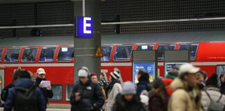 Polizeigewerkschaft für Deutschlandticket mit Passfoto