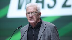 Kretschmann warnt Grüne vor Zusammenarbeit mit Linkspartei