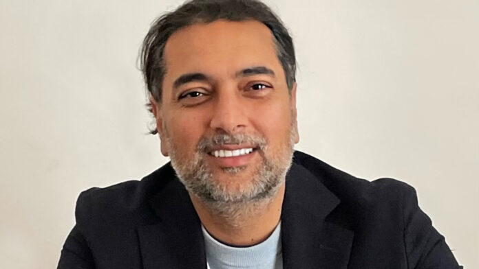 HoloLogix.AI Gründer und CEO Salim Sahi / Credit HoloLogix.AI KI Voice Reise HoloLogix.AI bringt MIA für Reisebüros