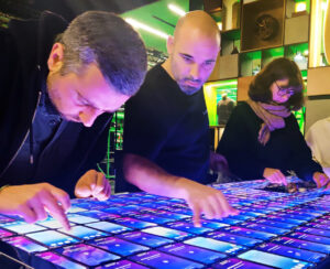 Fehlentwickelt: Gefahren im KI-gestützten L&D KI Lernen Daten Risiken in Unternehmen verstehen Der Einsatz von KI verschiebt, was Menschen wertvoll macht. | Bildrechte: SAPERED GmbH