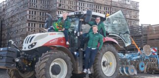 Expansion in deutschen Markt offiziell eingeläutet afreshed etepetete Logistik Expansion Deutschland Bild afreshed-Gründer, von links nach rechts: Maximilian Welzenbach, Lukas Forsthuber, Bernhard Bocksrucker (vorne). Bildcredits afreshed