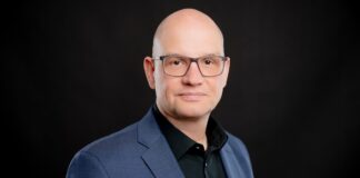 Zum Earth Day: Nachhaltigkeit braucht Entscheidungen, nicht Berichte Nachhaltigkeit mit Künstliche Intelligenz in Unternehmen Stefan Bär, Nagarro