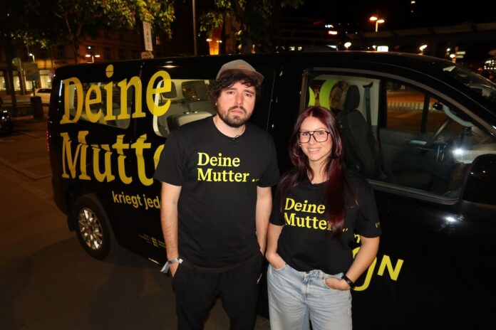 Verkehr und Männer: Team Vision Zero warnt vor Risiken [Endres_Bauer_Clubtour] Marvin Endres und Lisa Bauer unterstützen das Team Vision Zero bei Clubtouren