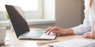 Personalisierung mit KI-Service-Portalen: Wie verändern sie den digitalen Support? Serviceportal und Personalisierung mit KI verbessern Image by hamonazaryan1 from Pixabay