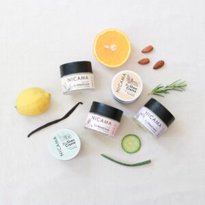 Naturkosmetik für Herbstpflege von Haut und Haar Mood Sheacremes Alle Flatlay