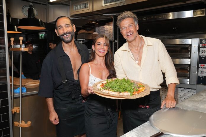 L’Osteria und FIAT feiern Dolce Vita mit Prominenten in Berlin Bild Massimo Sinato, Sarah Engels, Wayne Carpendale L’Osteria x FIAT, The Style of Dolce Vita Event im L’Osteria Restaurant am Humboldthafen in Berlin am 02.07.2026 in Berlin Agency People Image Fotograf Bildcredits Daniel Hinz
