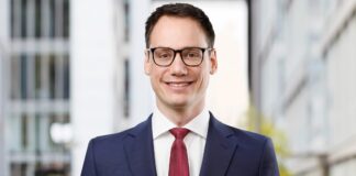 Vom Einzelunternehmen zur Holding Holding: Unternehmen bei der Umwandlung Steuern sparen Prof.Dr.C.Juhn_Bildquelle_©JUHN Partner GmbH_klein