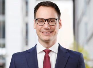 Vom Einzelunternehmen zur Holding Holding: Unternehmen bei der Umwandlung Steuern sparen Prof.Dr.C.Juhn_Bildquelle_©JUHN Partner GmbH_klein
