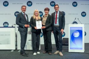 Klimaanpassung: PERVORMANCE schützt vor Hitze Pervormance Gründerinnen Sabine Stein und Gabriele Renner erhalten den Preis "Top-Wachstumsstars 2027"
